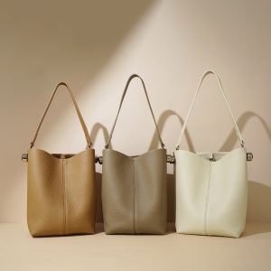Brittany frontbackground handbag shoulderbag carameldarkmilkteamilkwhite 1600x
