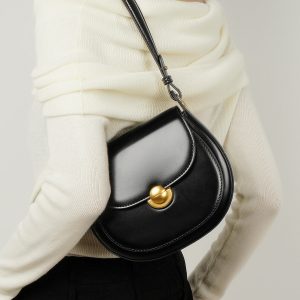 Nicole frontbackground handbag shoulderbag crossbody black 1600x