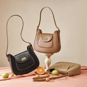 Sarah frontbackground handbag shoulderbag crossbody blackapricot 1384x